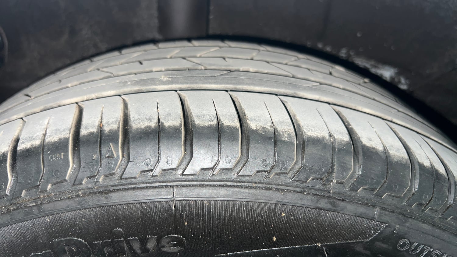 Used 2024 Hyundai New i20 Asta (O) 1.2 IVT Petrol Automatic tyres RIGHT REAR TYRE TREAD VIEW