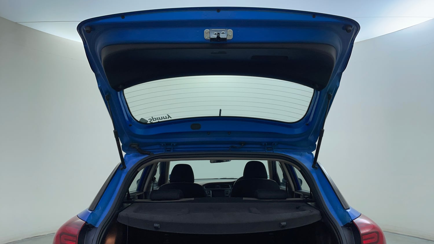 Used 2019 Hyundai Elite i20 Asta 1.2 (O) Petrol Manual interior DICKY DOOR OPEN VIEW