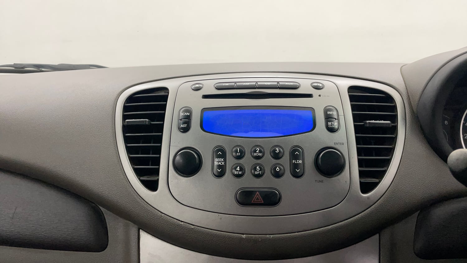 Used 2013 Hyundai i10 Sportz 1.2 Kappa2 Petrol Manual interior MUSIC SYSTEM & AC CONTROL VIEW