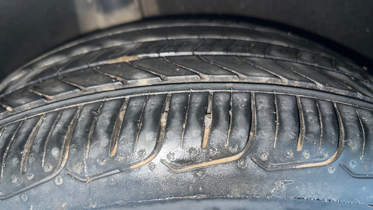 Used 2016 Maruti Suzuki Baleno Zeta 1.2 Petrol Manual tyres RIGHT REAR TYRE TREAD VIEW