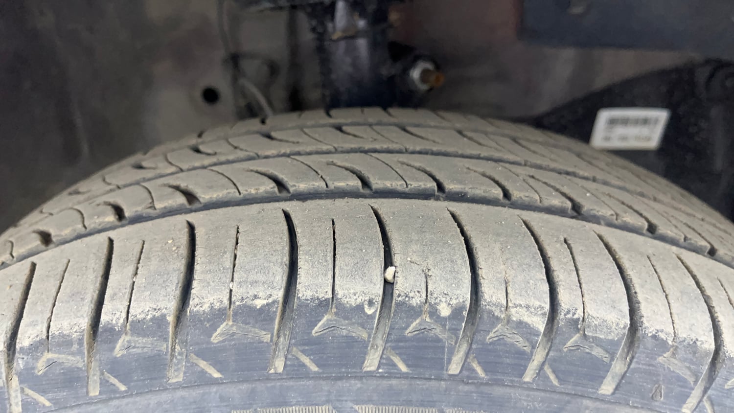 Used 2016 Honda Amaze 1.2 VX i-VTEC Petrol Manual tyres RIGHT FRONT TYRE TREAD VIEW