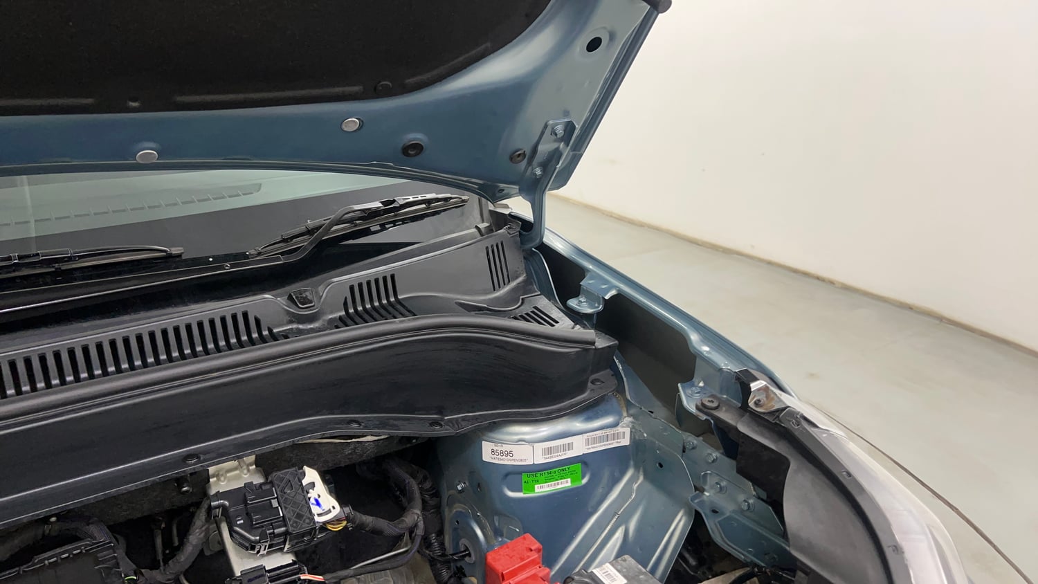 Used 2022 Tata Punch Accomplished AMT Petrol Automatic engine ENGINE LEFT SIDE HINGE & APRON VIEW