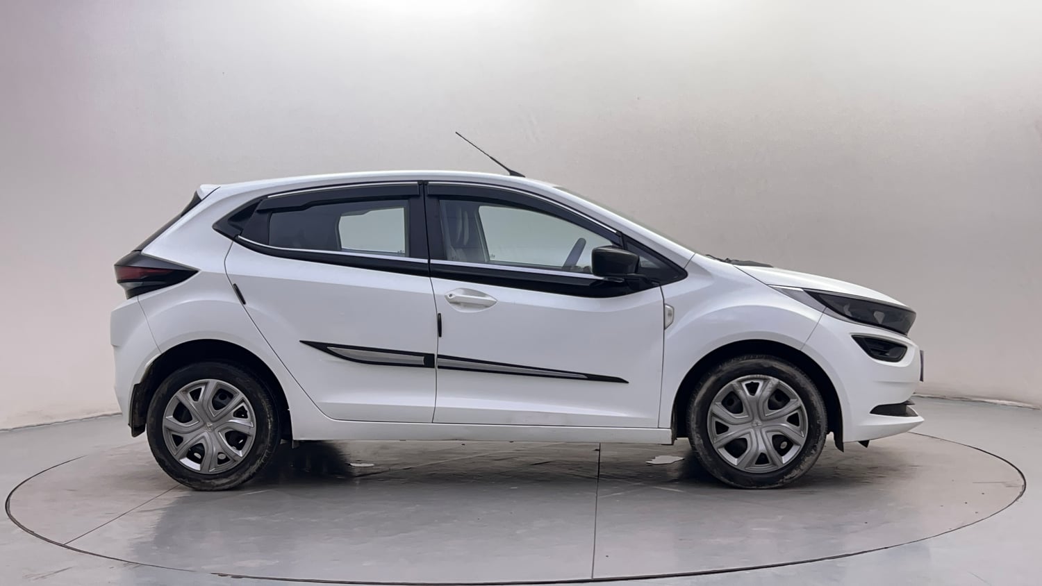 Used 2022 Tata Altroz XM Plus Petrol Petrol Manual exterior RIGHT SIDE VIEW