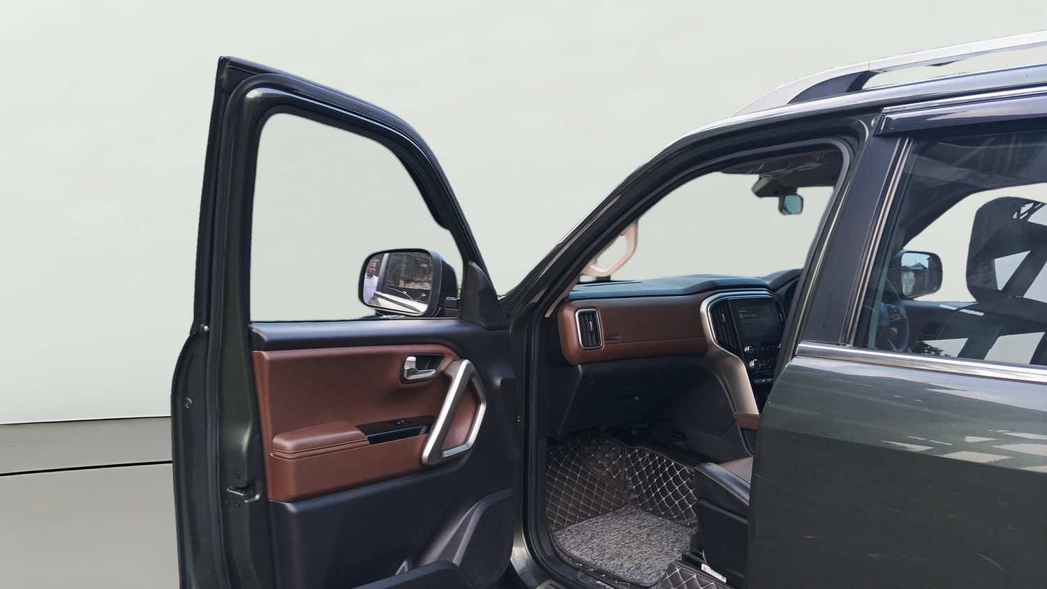 Used 2023 Mahindra Scorpio N Z8 L Diesel AT 4WD 7 STR Diesel Automatic interior LEFT FRONT DOOR OPEN VIEW