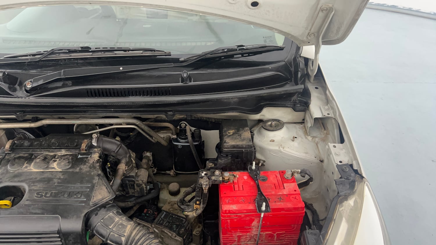 Used 2020 Maruti Suzuki Celerio VXi AMT Petrol Automatic engine ENGINE LEFT SIDE HINGE & APRON VIEW