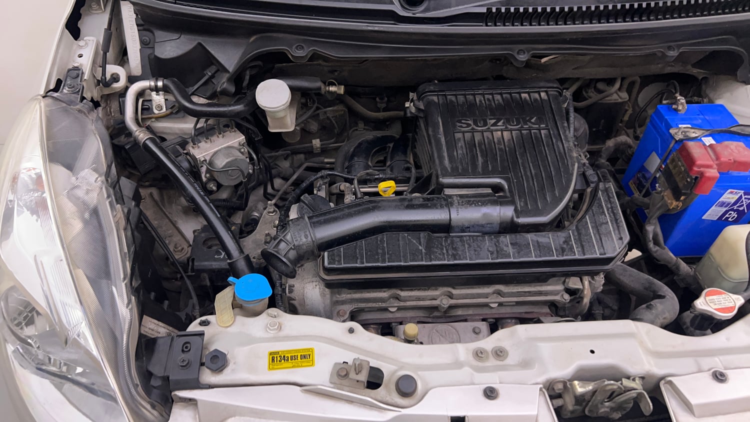 Used 2015 Maruti Suzuki Ertiga ZXi Petrol Manual engine ENGINE RIGHT SIDE VIEW
