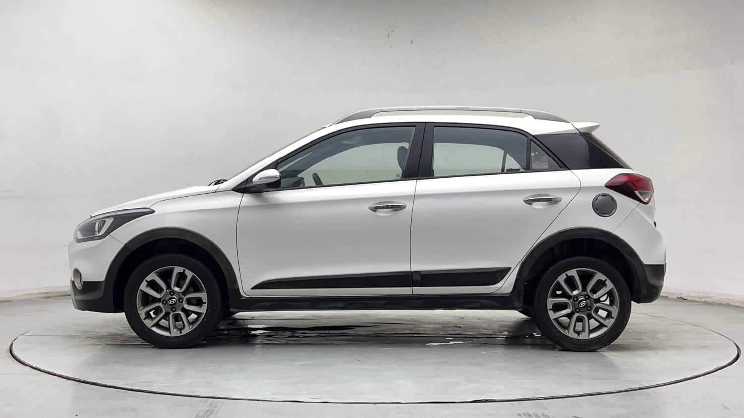 Used 2019 Hyundai i20 Active 1.2 SX Petrol Manual exterior LEFT SIDE VIEW