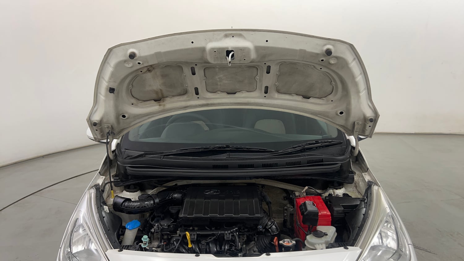 Used 2018 Hyundai Grand i10 Magna AT 1.2 Kappa VTVT Petrol Automatic engine ENGINE & BONNET OPEN FRONT VIEW
