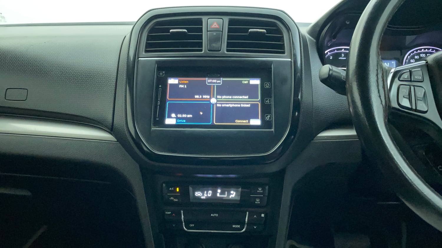 Used 2019 maruti-suzuki Vitara Brezza ZDi Plus AGS Diesel Automatic interior MUSIC SYSTEM & AC CONTROL VIEW