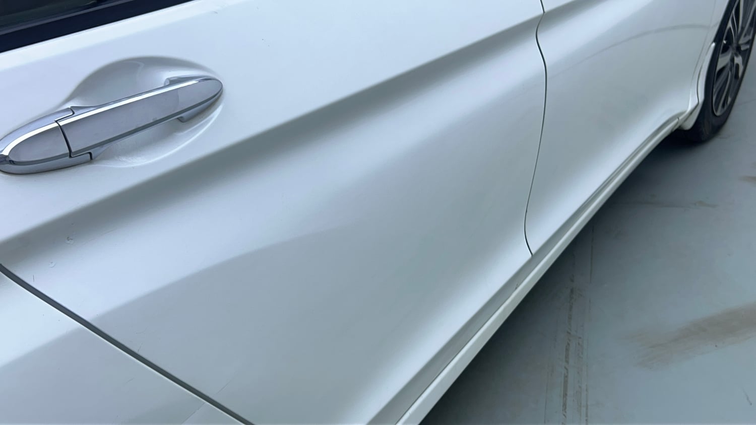 Used 2017 Honda City V CVT Petrol Petrol Automatic dents MINOR SCRATCH