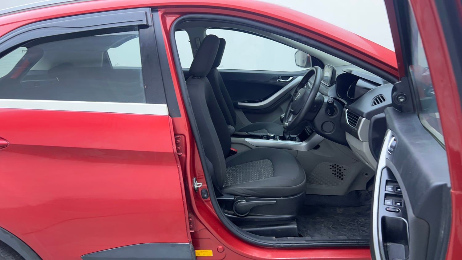 Used 2018 Tata Nexon XZ Plus Petrol Manual interior RIGHT SIDE FRONT DOOR CABIN VIEW