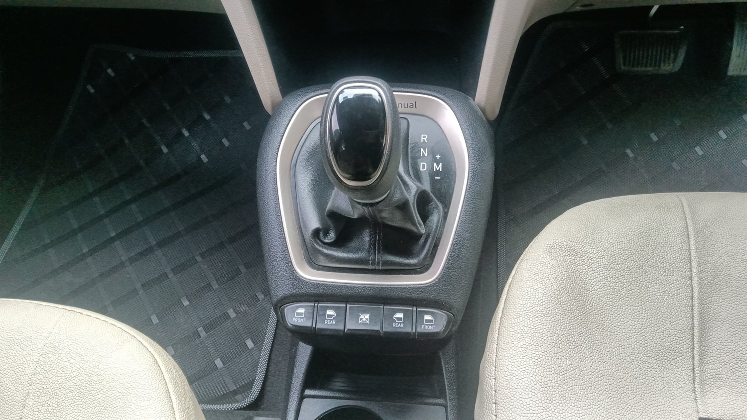 Used 2019 Hyundai Santro Sportz AMT Petrol Automatic interior GEAR  KNOB VIEW