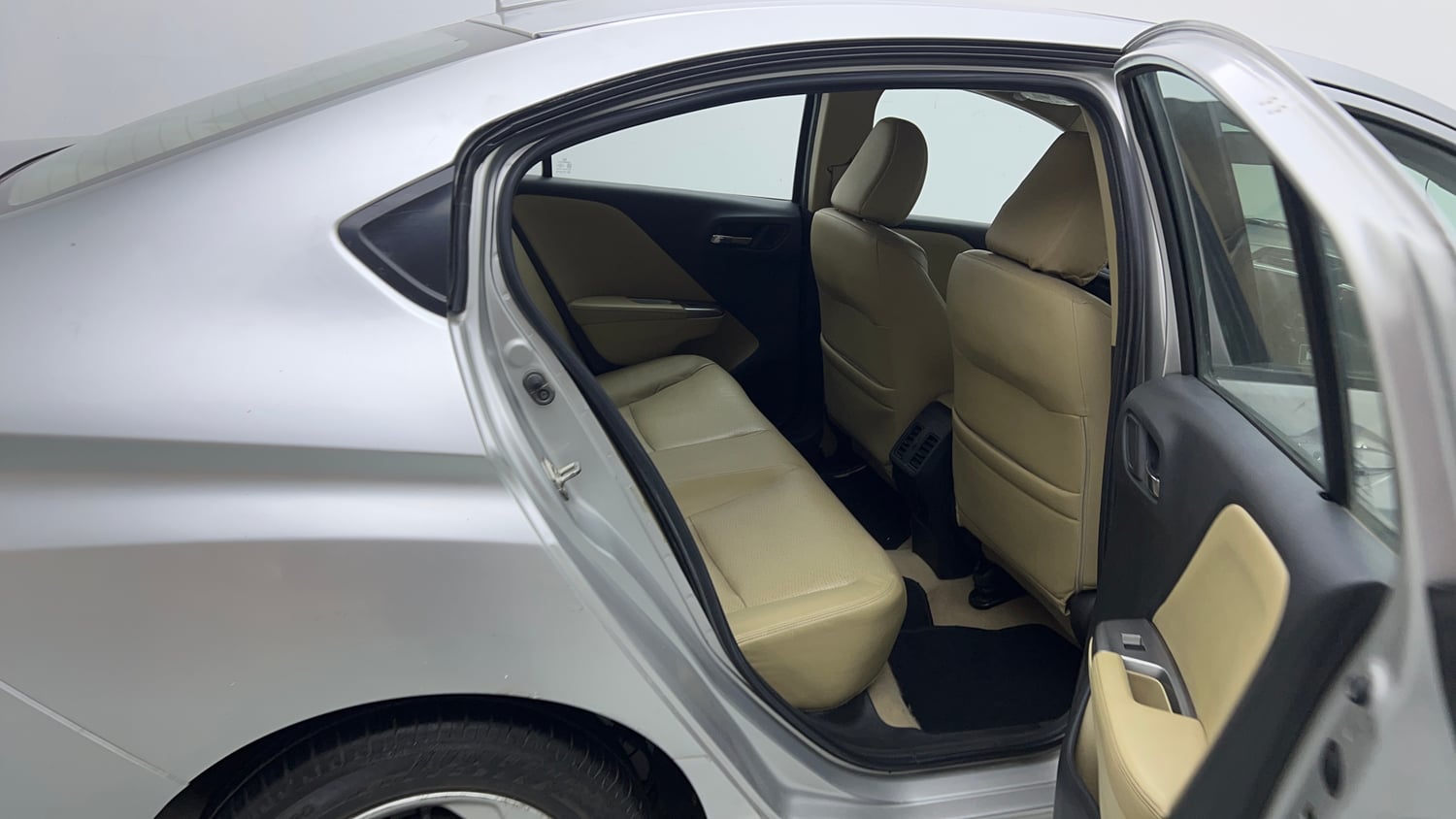 Used 2014 Honda City VX CVT Petrol Automatic interior RIGHT SIDE REAR DOOR CABIN VIEW