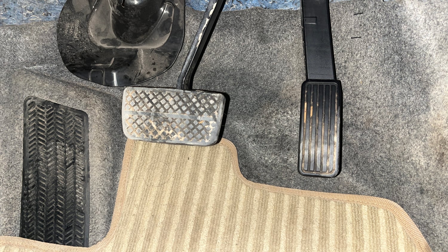 Used 2018 Honda Amaze 1.2 V CVT Petrol Petrol Automatic interior PEDALS VIEW