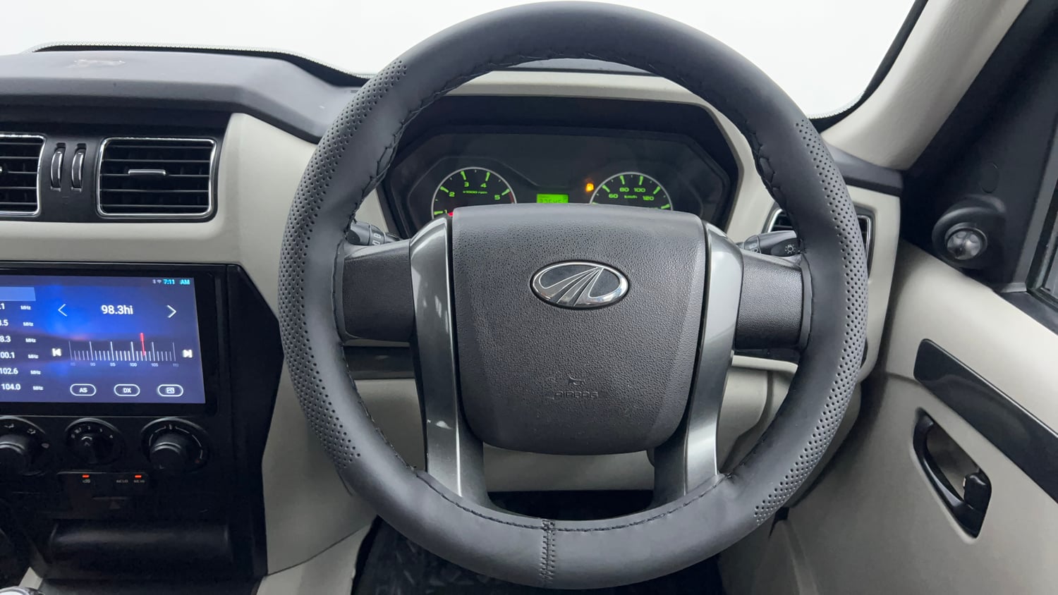 Used 2016 Mahindra Scorpio S6 Plus Diesel Manual interior STEERING VIEW