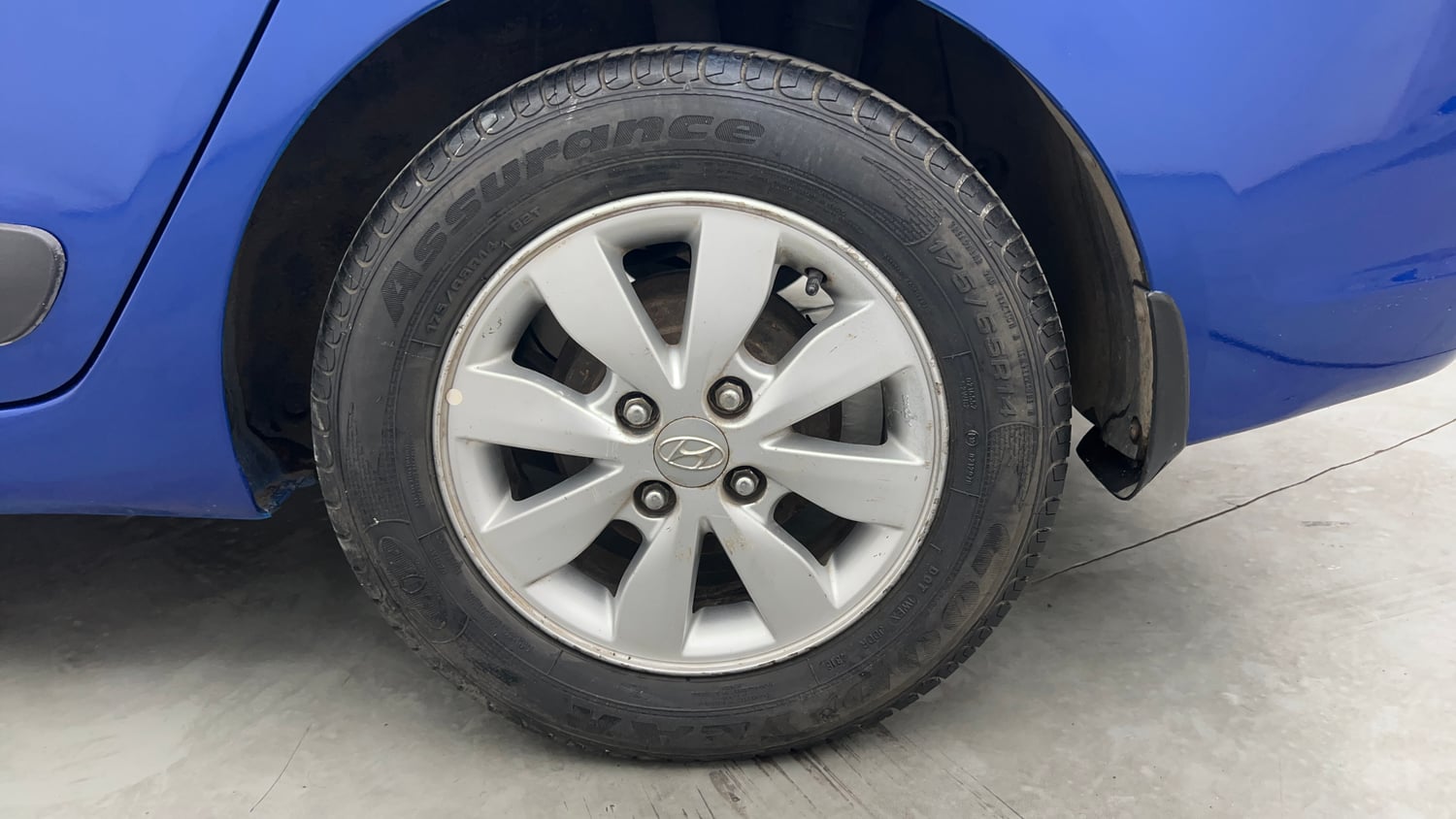 Used 2015 Hyundai Xcent S 1.2 (O) Petrol Manual tyres LEFT REAR TYRE RIM VIEW