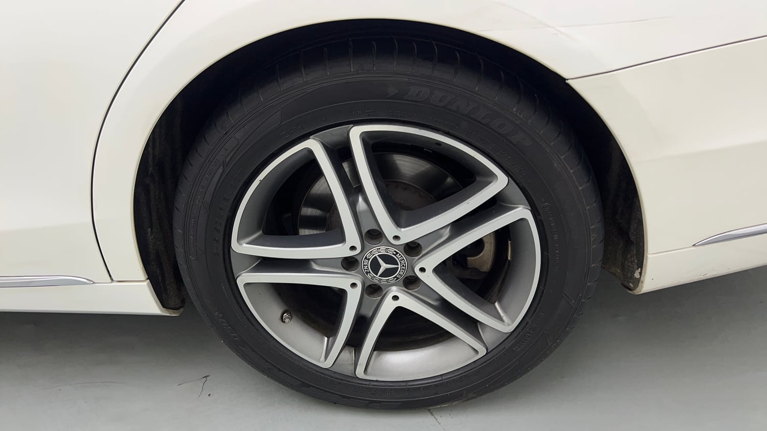 Used 2020 Mercedes-Benz S-Class (W222) S 350D Diesel Automatic tyres LEFT REAR TYRE RIM VIEW