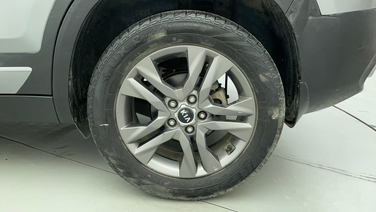 Used 2019 Kia Seltos HTX 1.5 Diesel Diesel Manual tyres LEFT REAR TYRE RIM VIEW