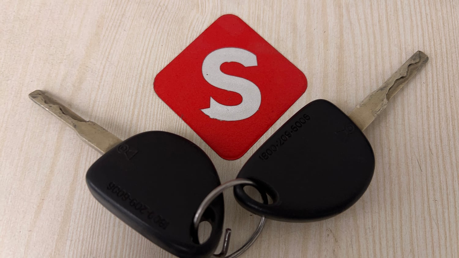 Used 2016 Mahindra Scorpio S6 Plus Diesel Manual extra CAR KEY VIEW