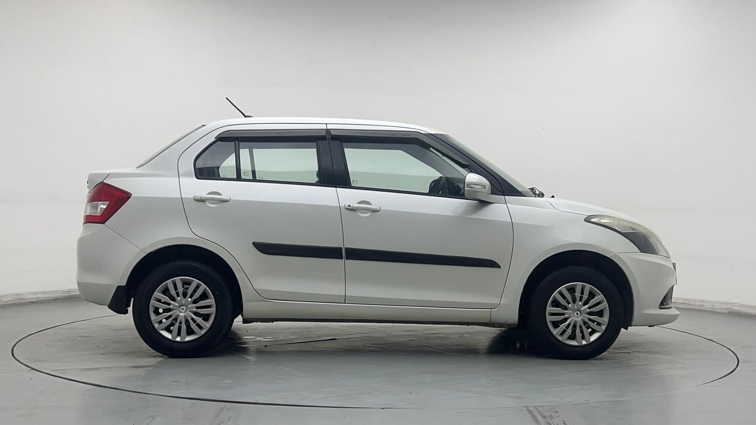 Used 2015 Maruti Suzuki Swift Dzire VXI Petrol Manual exterior RIGHT SIDE VIEW