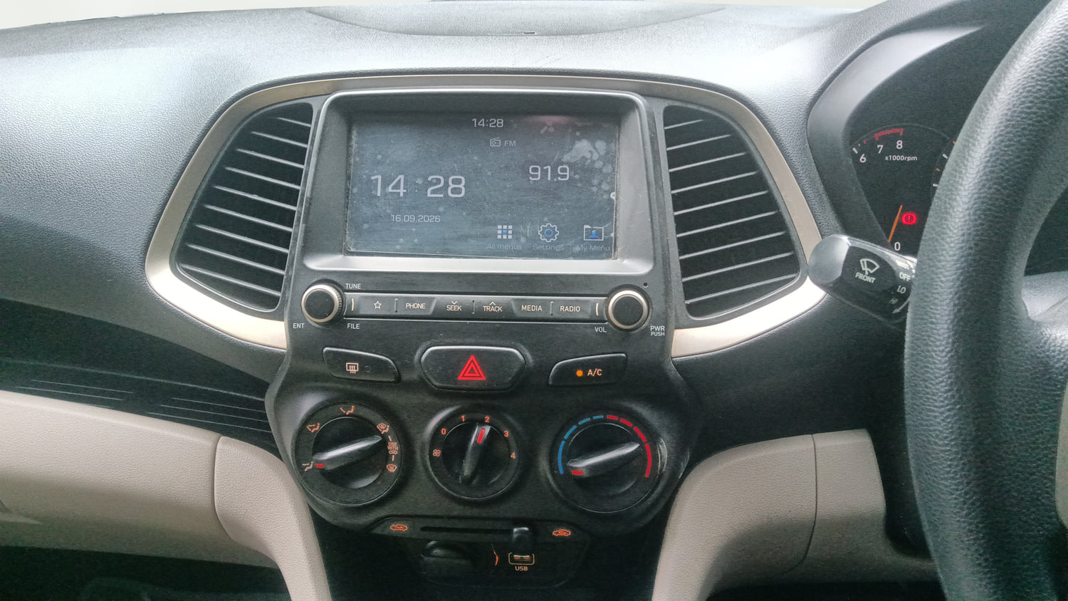 Used 2019 Hyundai Santro Sportz AMT Petrol Automatic interior MUSIC SYSTEM & AC CONTROL VIEW