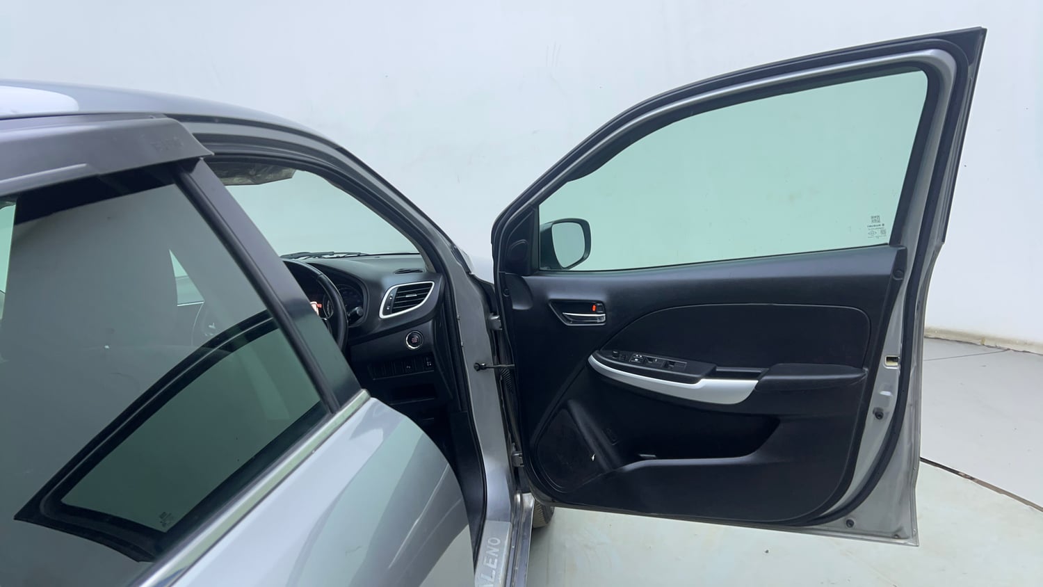 Used 2015 Maruti Suzuki Baleno Alpha 1.2 Petrol Manual interior RIGHT FRONT DOOR OPEN VIEW