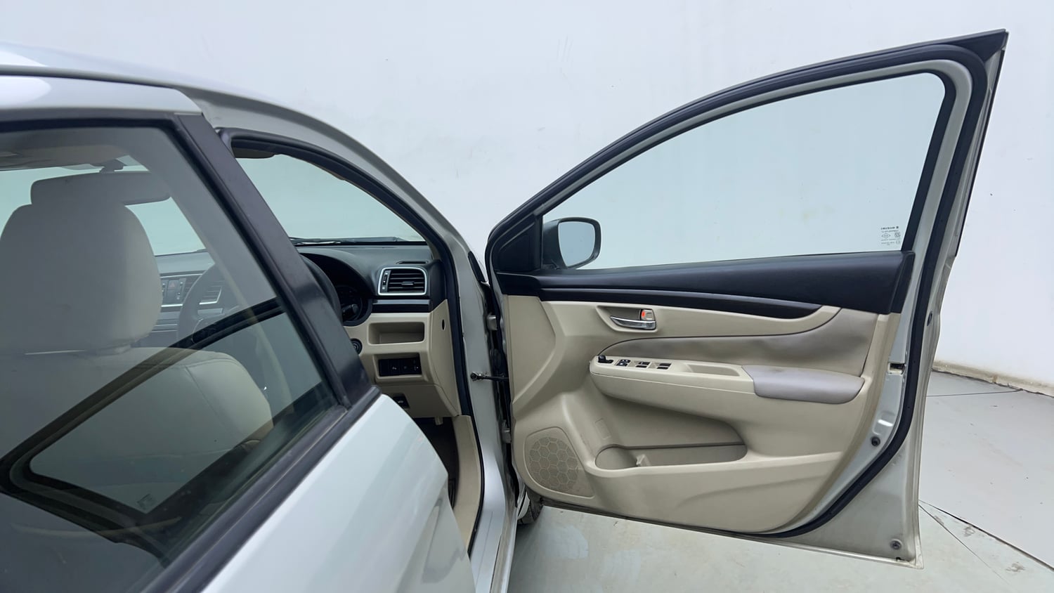 Used 2016 Maruti Suzuki Ciaz ZXi Petrol Manual interior RIGHT FRONT DOOR OPEN VIEW