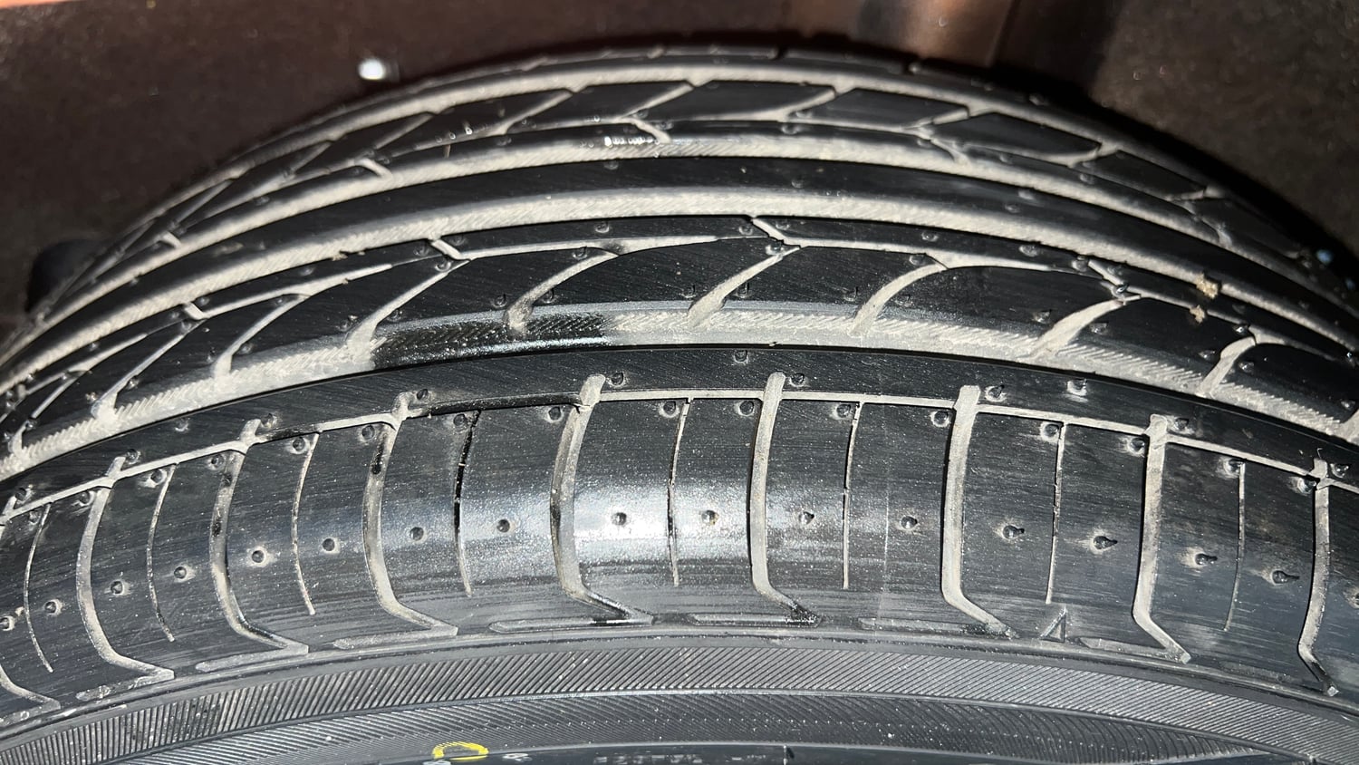 Used 2018 Maruti Suzuki Baleno Alpha 1.2 Petrol Manual tyres LEFT REAR TYRE TREAD VIEW