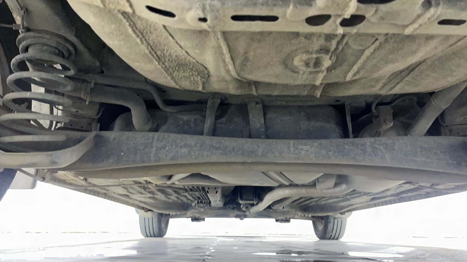 Used 2018 Honda Amaze 1.2 V CVT Petrol Petrol Automatic extra REAR UNDERBODY VIEW (TAKEN FROM REAR)
