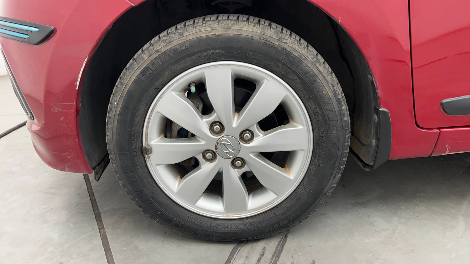 Used 2016 Hyundai Xcent SX 1.2 Petrol Manual tyres LEFT FRONT TYRE RIM VIEW