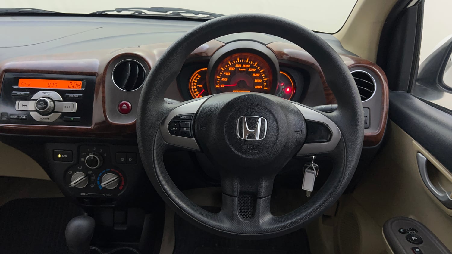 Used 2014 Honda Amaze 1.2 VX AT i-VTEC Petrol Automatic top_features Steering mounted controls
