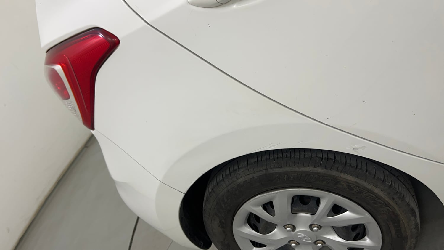 Used 2018 Hyundai Grand i10 Magna AT 1.2 Kappa VTVT Petrol Automatic dents MINOR SCRATCH