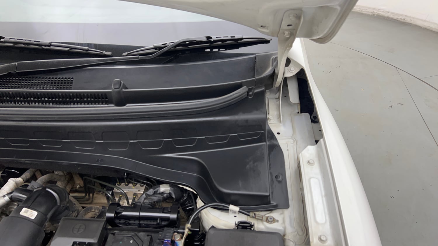 Used 2024 Kia Sonet HTX 1.0 Turbo Petrol DCT Petrol Automatic engine ENGINE LEFT SIDE HINGE & APRON VIEW