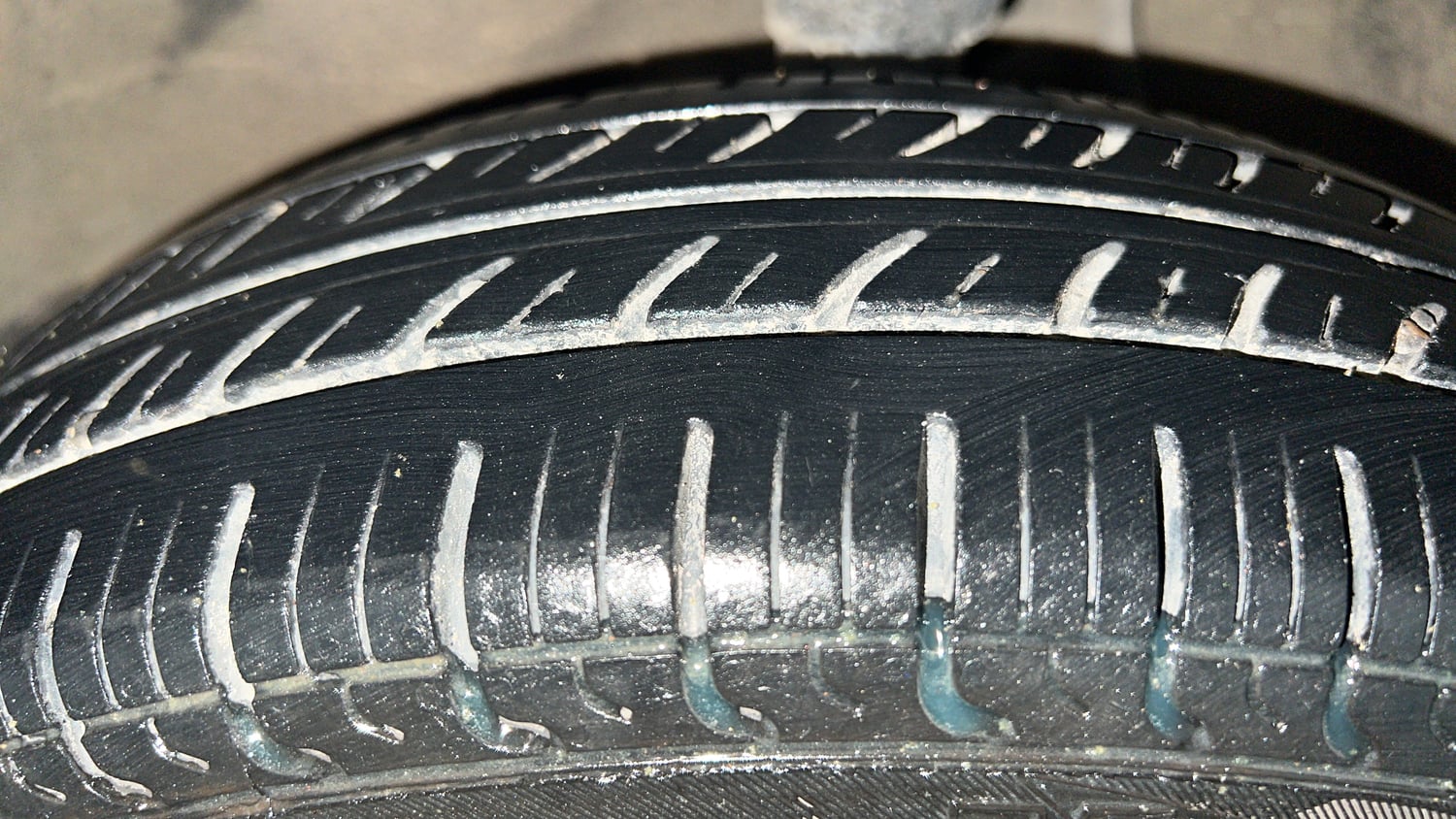 Used 2015 Maruti Suzuki Alto 800 Vxi Petrol Manual tyres LEFT FRONT TYRE TREAD VIEW