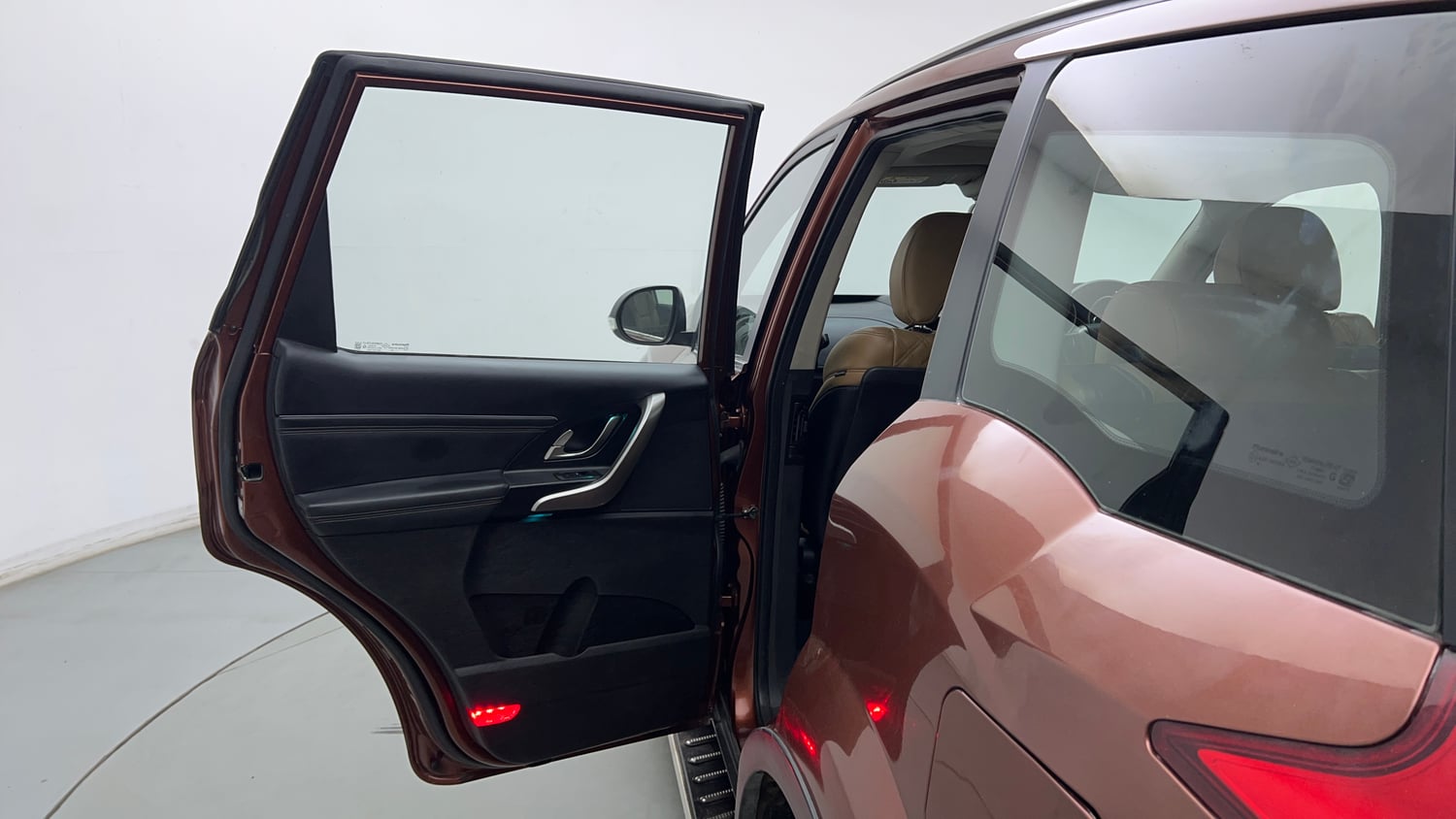 Used 2019 Mahindra XUV500 W11 AT Diesel Automatic interior LEFT REAR DOOR OPEN VIEW