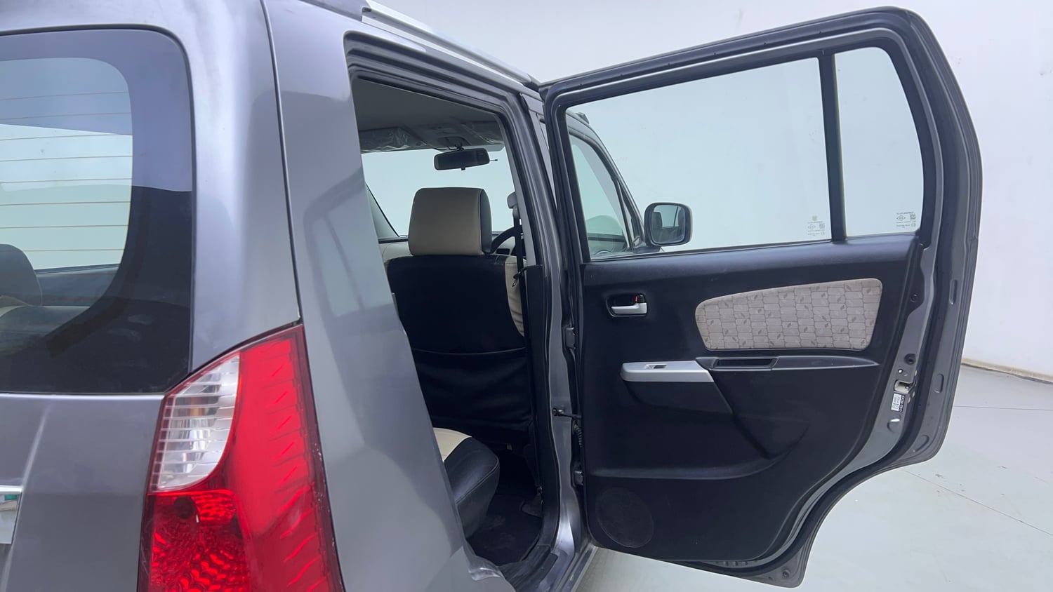 Used 2015 Maruti Suzuki Wagon R VXI Petrol Manual interior RIGHT REAR DOOR OPEN VIEW