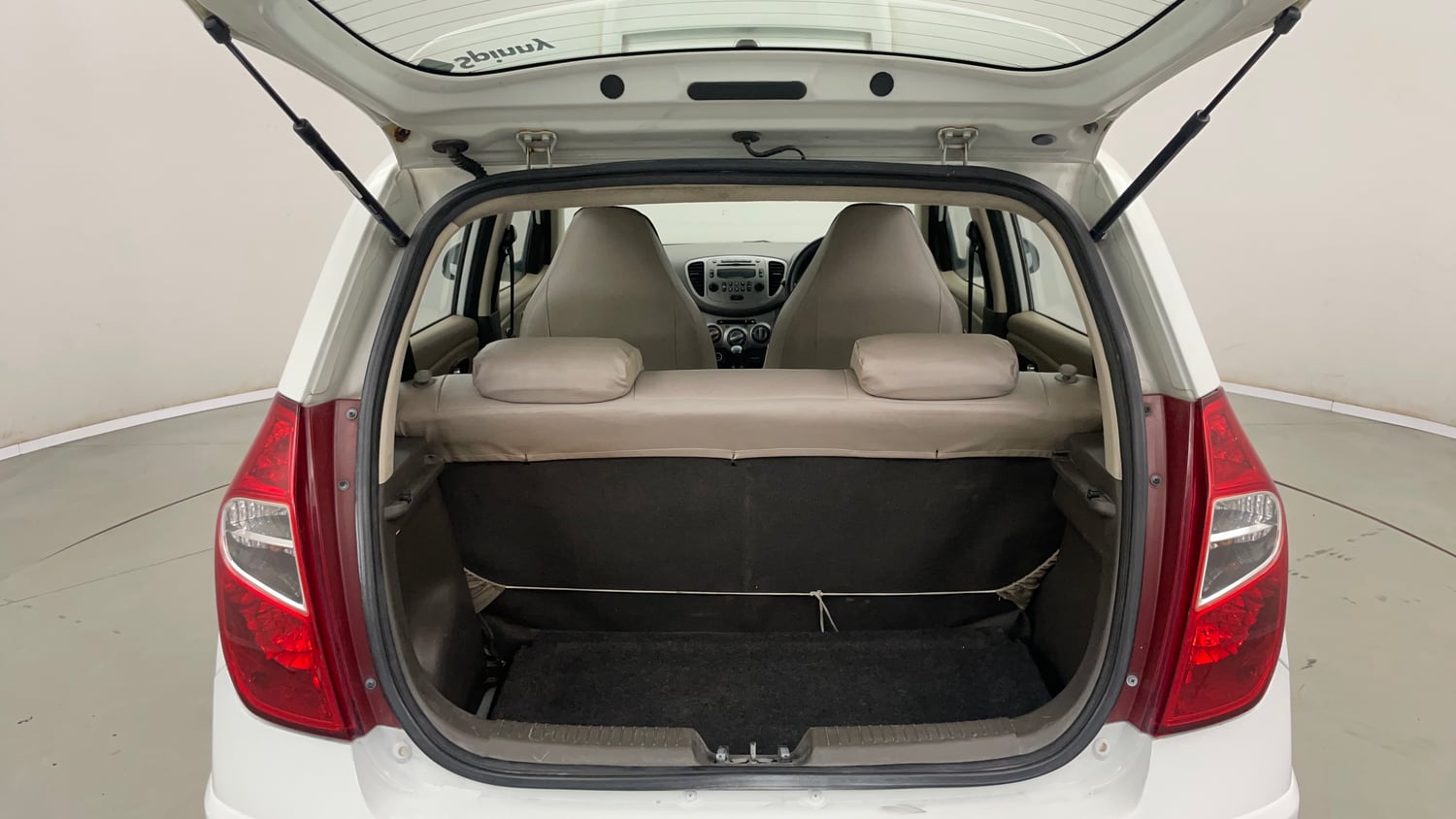Used 2013 Hyundai i10 Sportz 1.2 Kappa2 Petrol Manual interior DICKY INSIDE VIEW