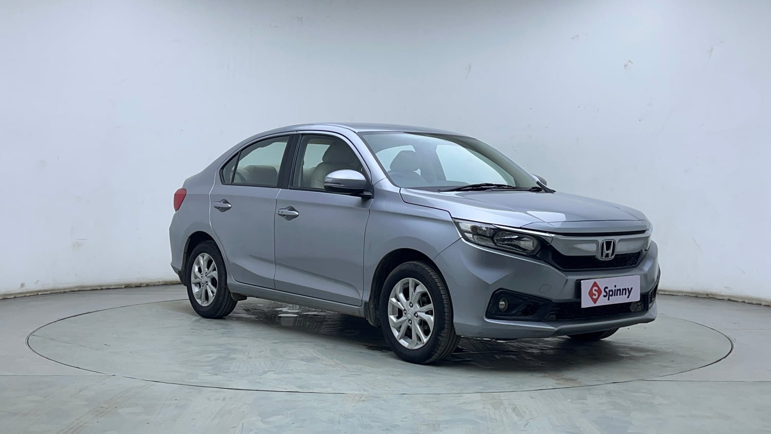 Used 2018 Honda Amaze 1.2 V CVT Petrol Petrol Automatic exterior RIGHT FRONT CORNER VIEW