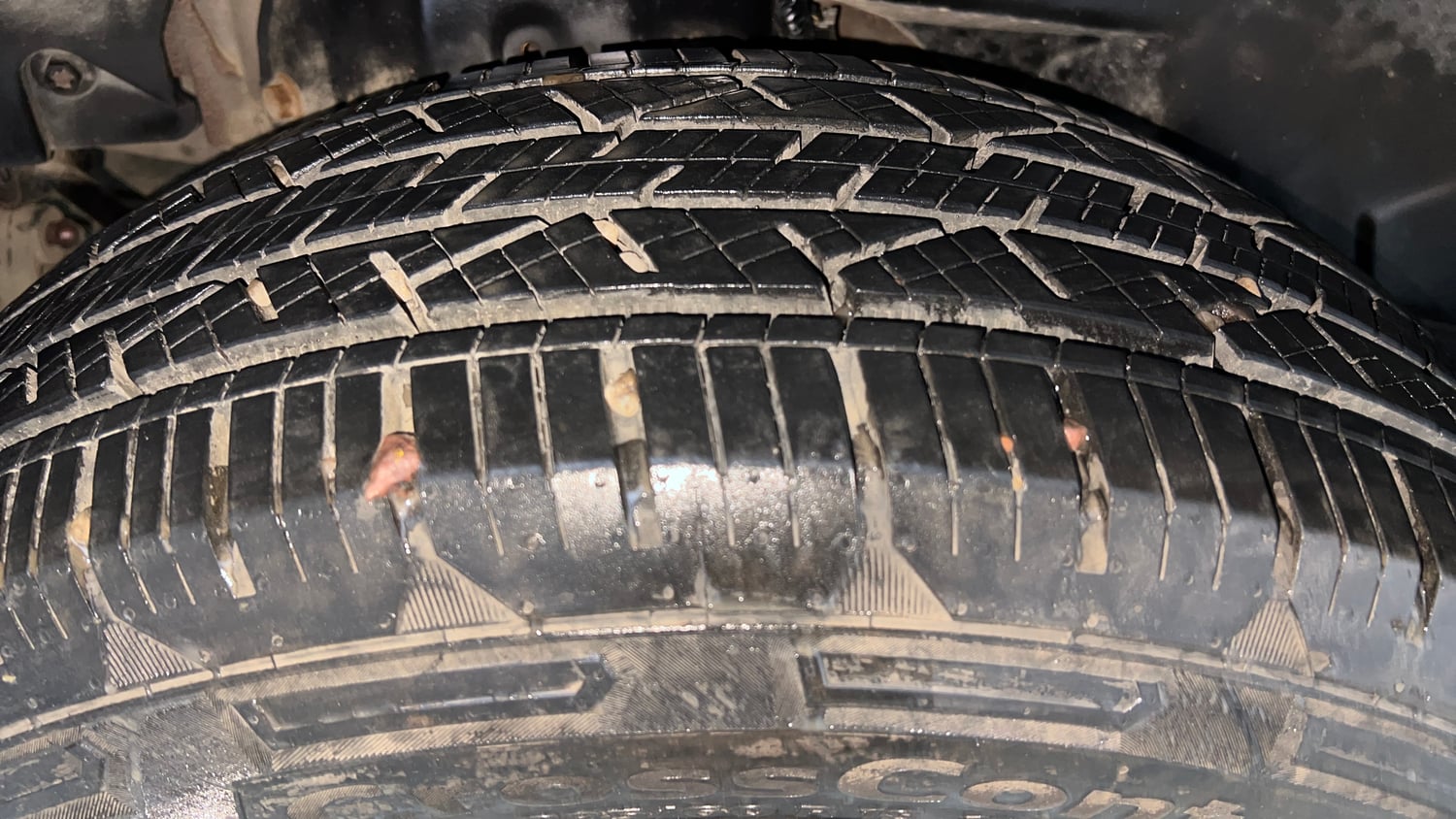 Used 2019 Mahindra XUV500 W11 AT Diesel Automatic tyres RIGHT REAR TYRE TREAD VIEW
