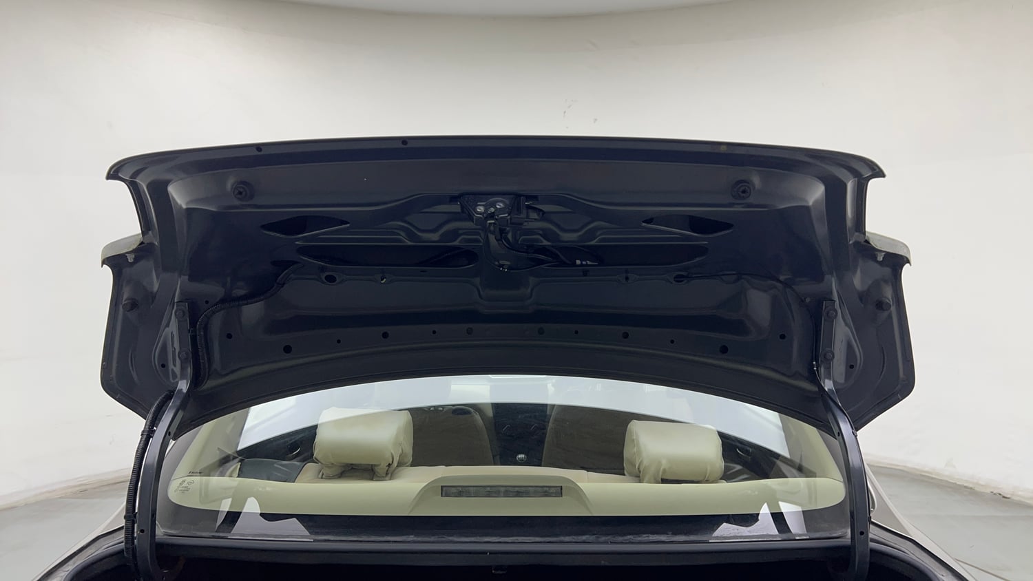 Used 2022 Maruti Suzuki Dzire VXi Petrol Manual interior DICKY DOOR OPEN VIEW