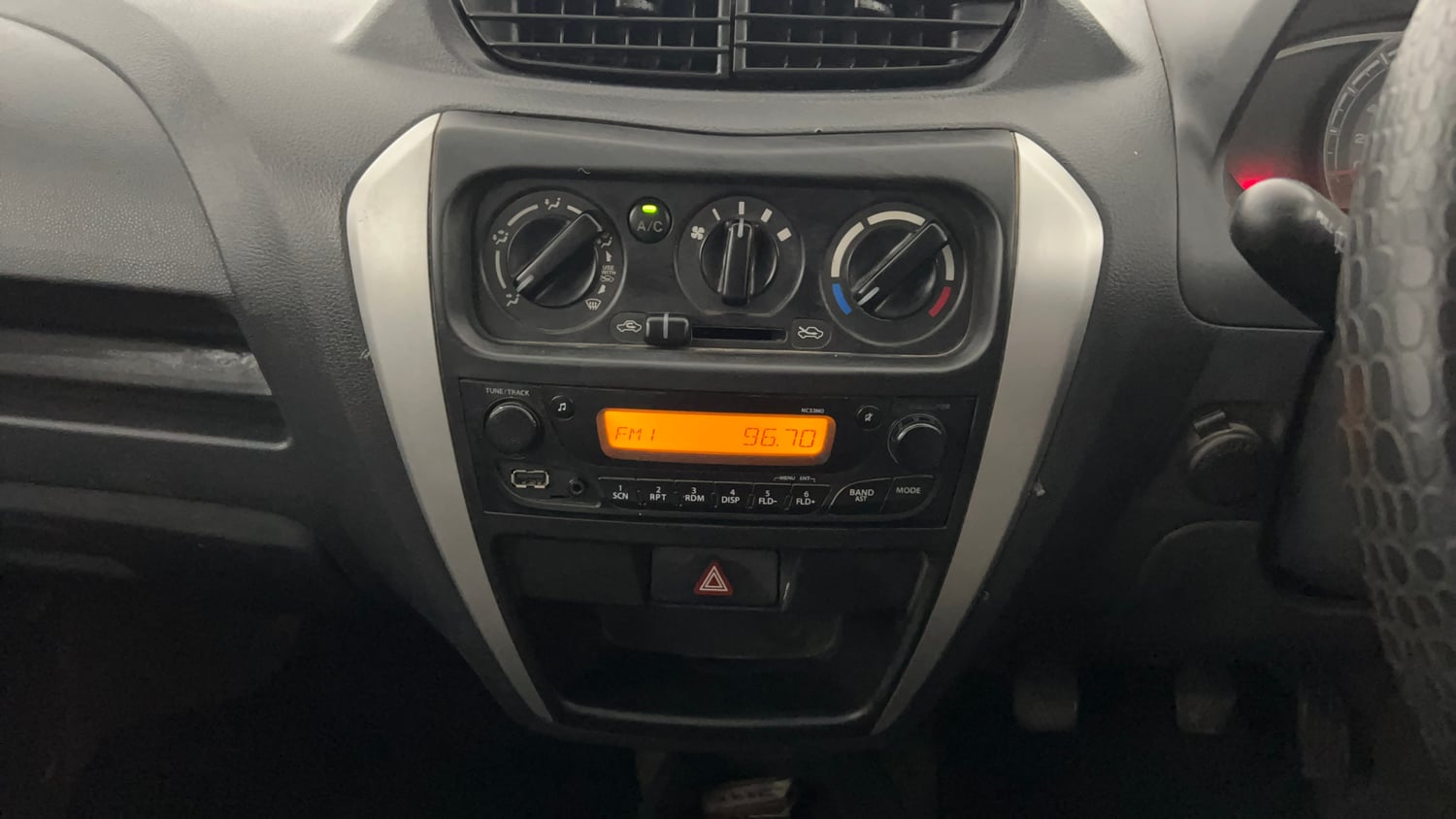 Used 2017 Maruti Suzuki Alto 800 VXi Petrol Manual interior MUSIC SYSTEM & AC CONTROL VIEW