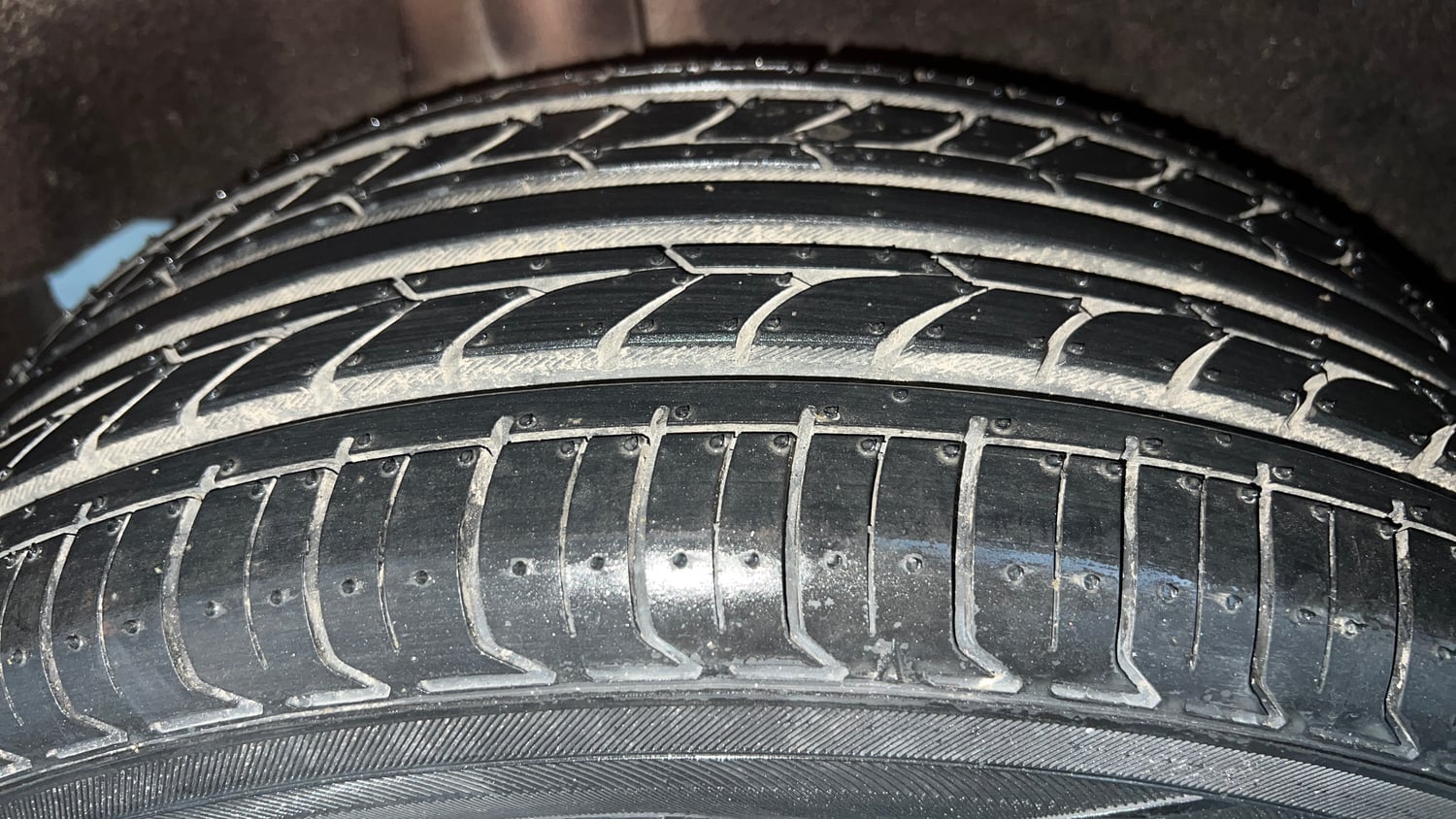 Used 2018 Maruti Suzuki Baleno Alpha 1.2 Petrol Manual tyres RIGHT REAR TYRE TREAD VIEW