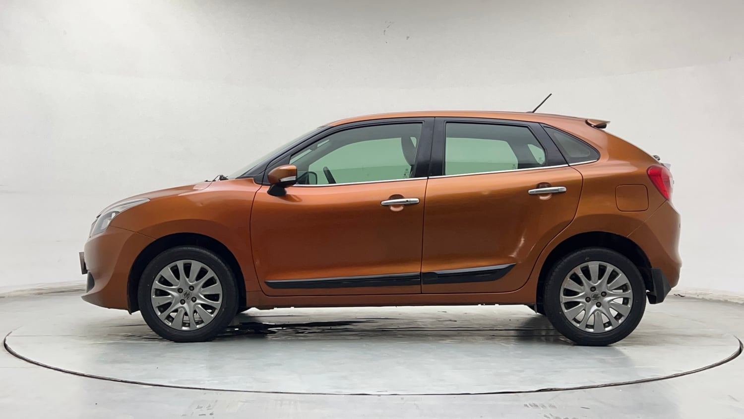 Used 2018 Maruti Suzuki Baleno Alpha 1.2 Petrol Manual exterior LEFT SIDE VIEW