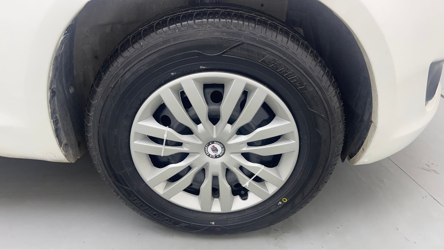 Used 2014 Maruti Suzuki Swift VXi Petrol Manual tyres RIGHT FRONT TYRE RIM VIEW
