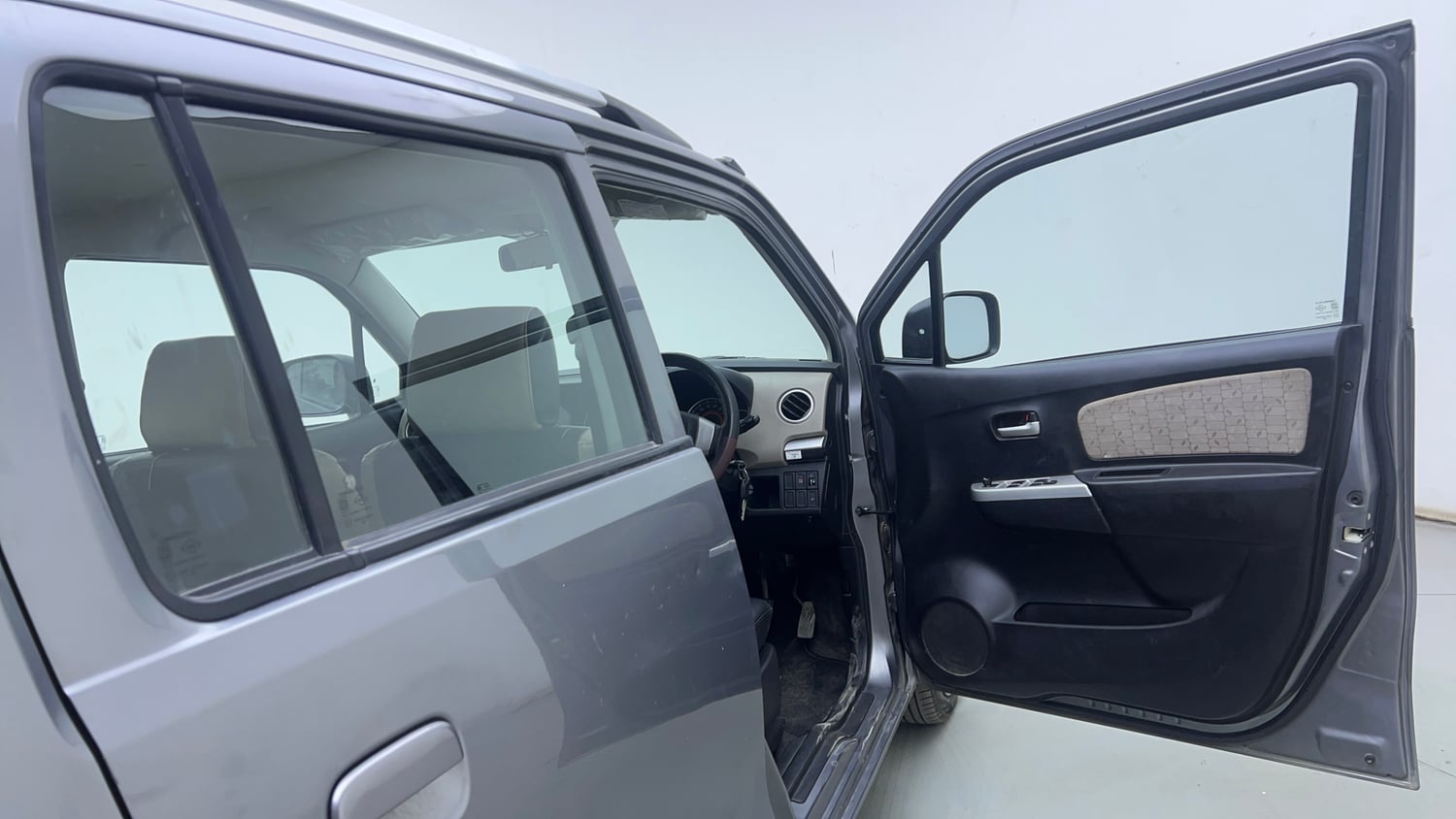 Used 2015 Maruti Suzuki Wagon R VXI Petrol Manual interior RIGHT FRONT DOOR OPEN VIEW