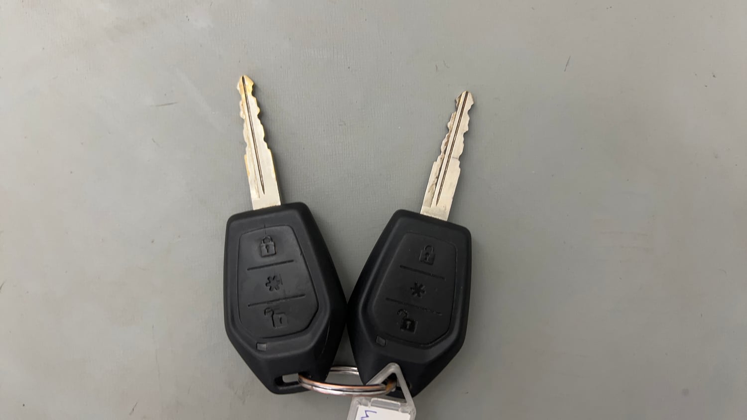Used 2016 Mahindra TUV300 T8 Diesel Manual extra CAR KEY VIEW