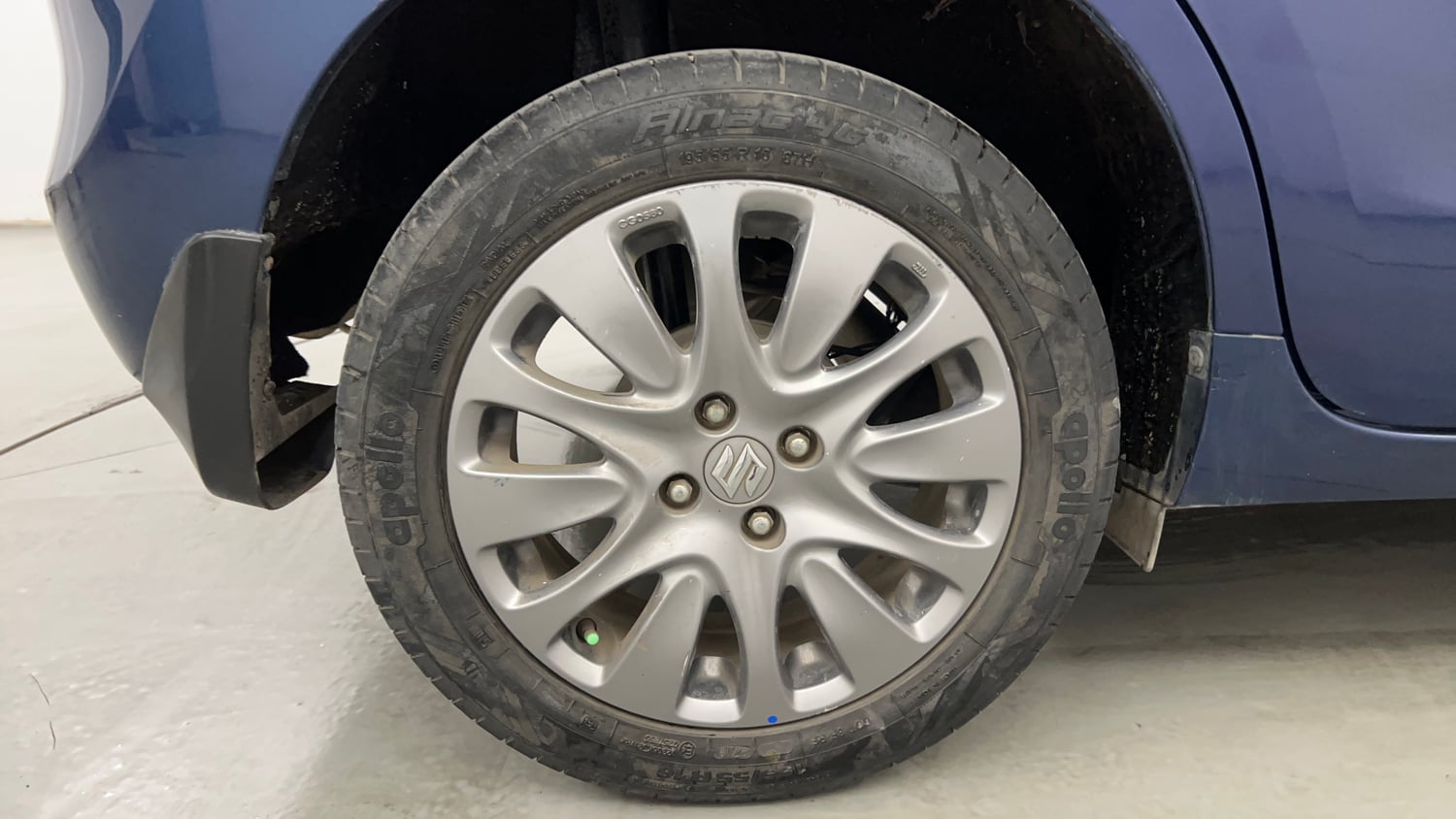 Used 2018 Maruti Suzuki Baleno Alpha 1.2 AT Petrol Automatic tyres RIGHT REAR TYRE RIM VIEW