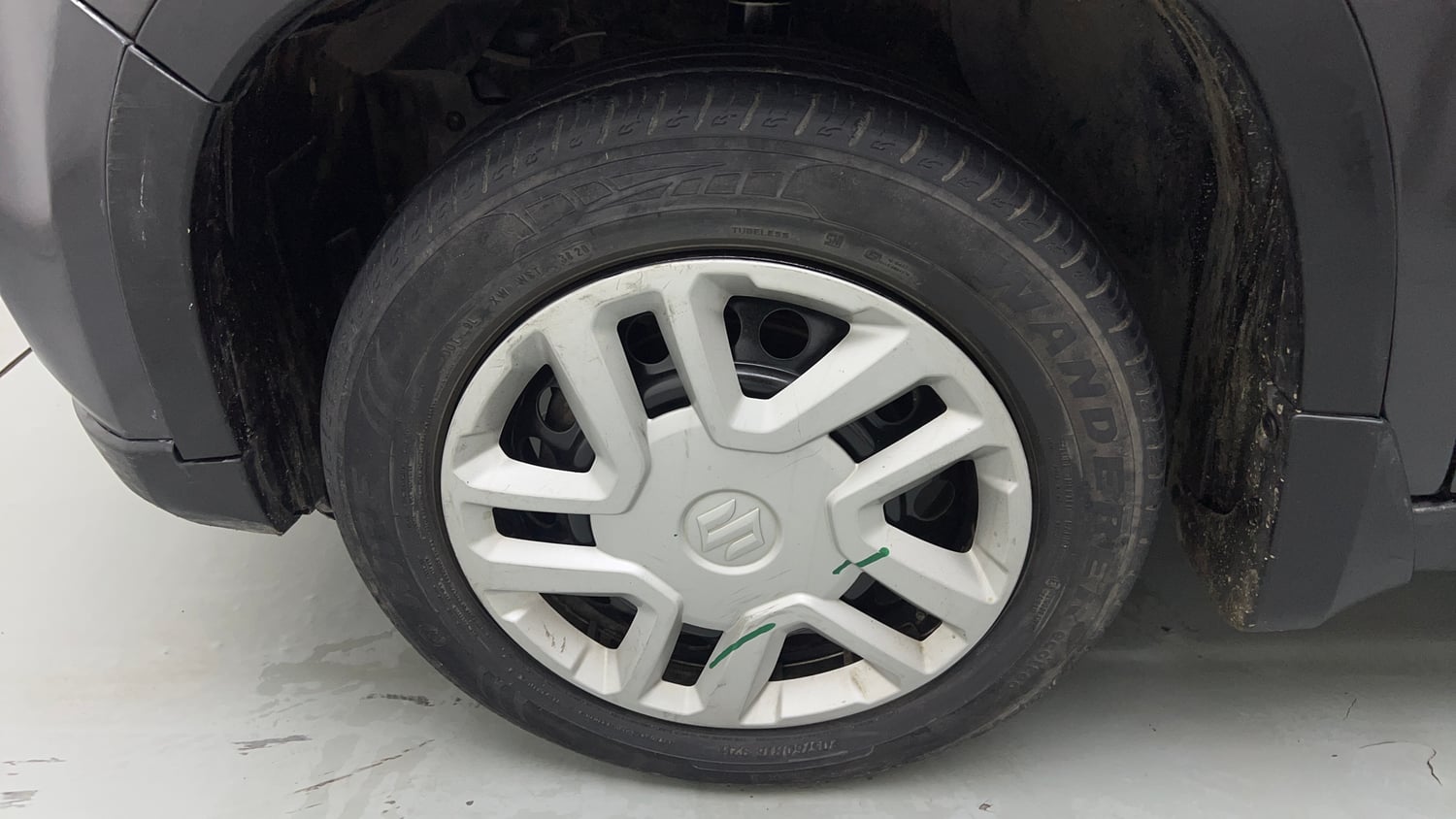 Used 2020 Maruti Suzuki Vitara Brezza VXi AT SHVS Petrol Automatic tyres LEFT FRONT TYRE RIM VIEW
