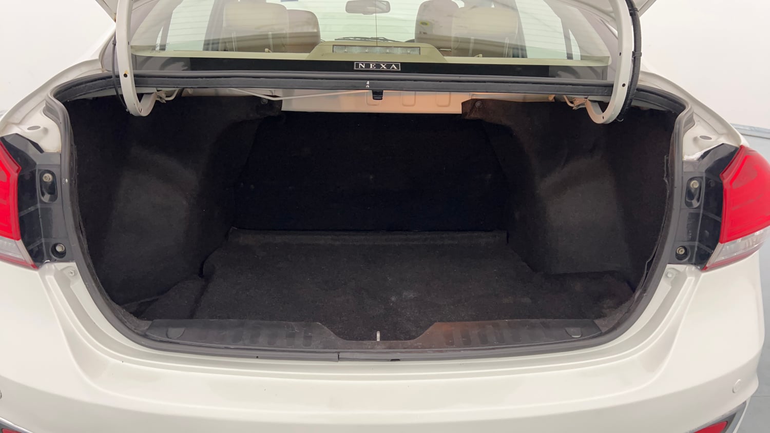 Used 2018 Maruti Suzuki Ciaz Alpha Hybrid 1.5 Petrol Manual interior DICKY INSIDE VIEW