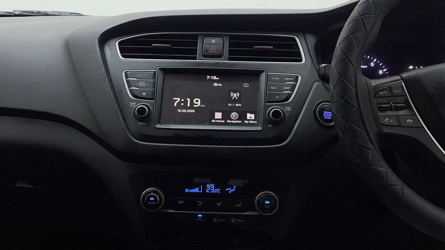 Used 2019 Hyundai i20 Active 1.2 SX Petrol Manual interior MUSIC SYSTEM & AC CONTROL VIEW